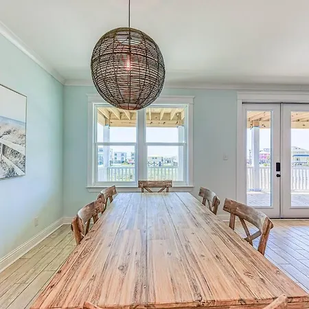 The Beach Fox- Sleeps 26- Walk To The Beach!