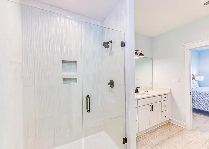 The Fox- Sleeps 26- Walk To The Beach! Gulf Shores